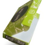 bedrukt doosje met vaste klep vending machine, verkoopautomaat in full color bedrukt met logo en geopend