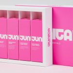 bedrukte schuifdoos met interieur voor 6 cosmetica producten discovery kit, bedrukt in fluor roze